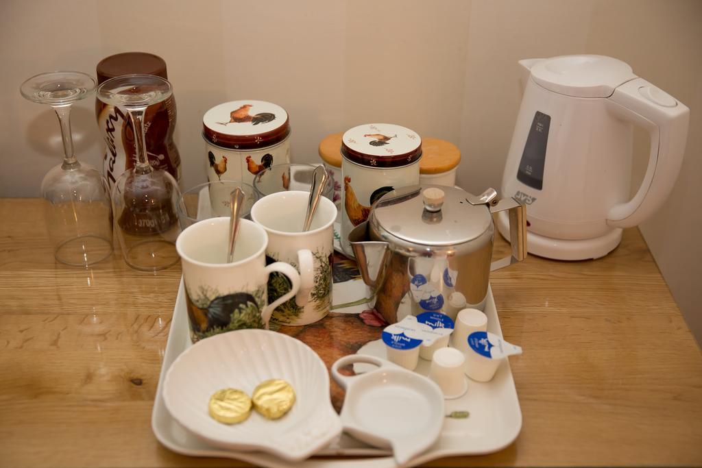 Family Room with Shower,858551819:JPEG